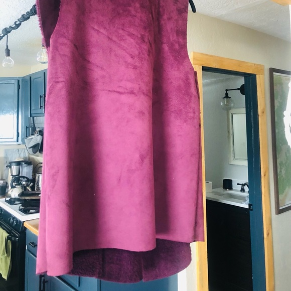 Vest - Picture 2 of 4